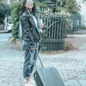 Airport Outfit - Organic Basics white tee boyfriend jeans Gucci belt