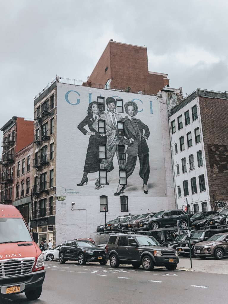 New York Shopping Gucci grafitti 