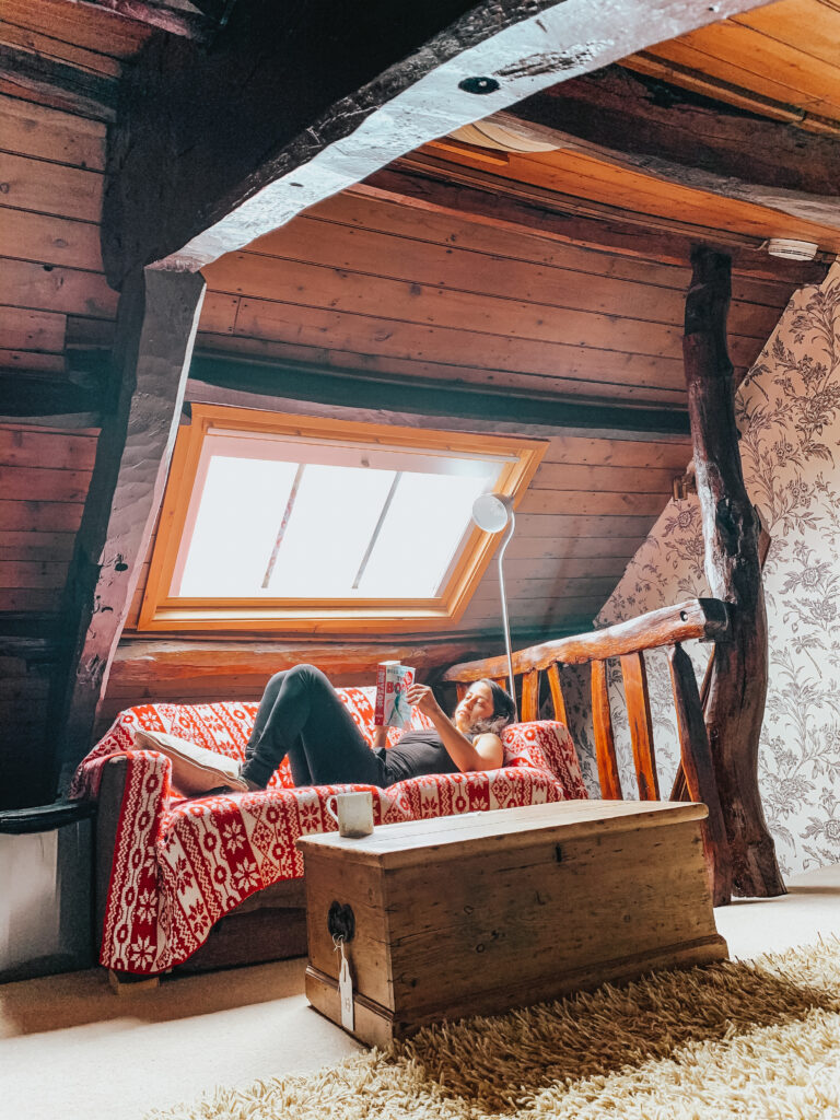 English cottages attic
