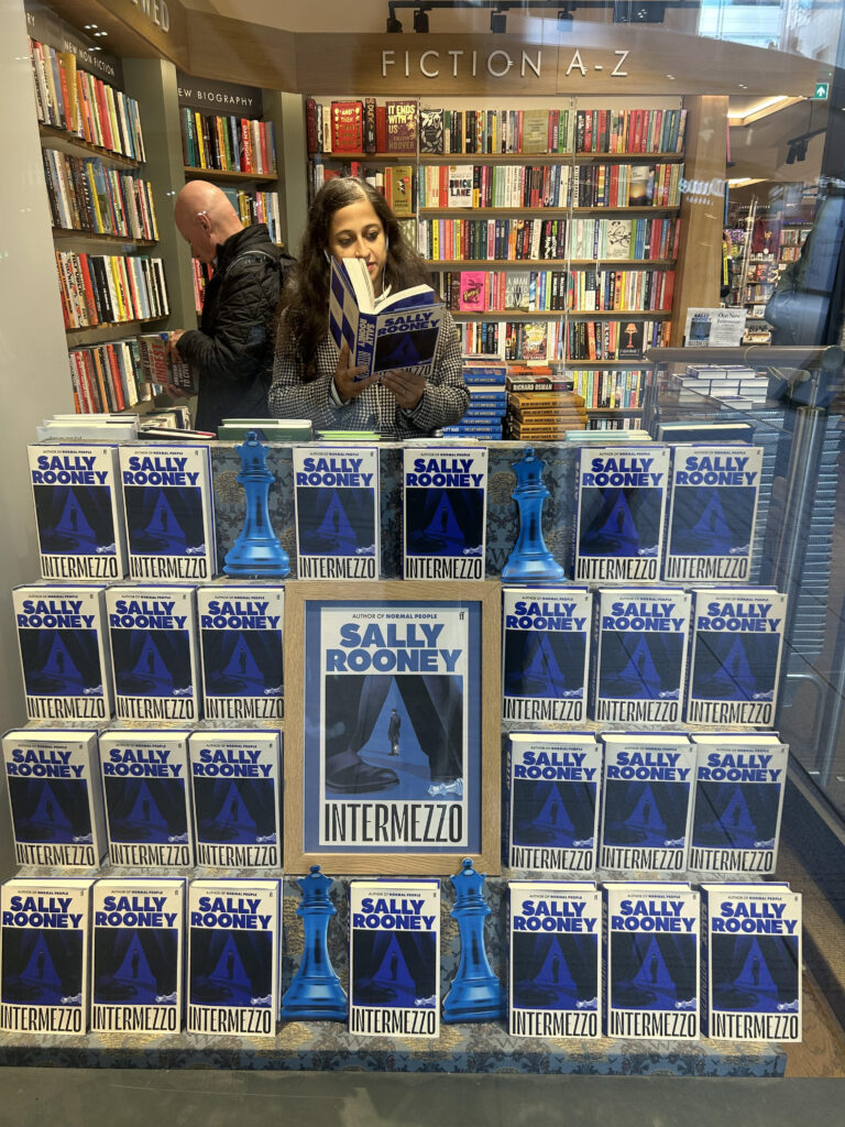 Intermezzo display bookshop 